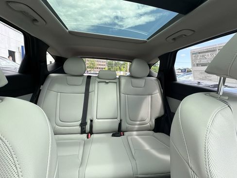 Used 2025 Hyundai Tucson Limited image 13