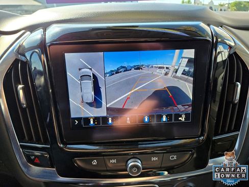 Used 2021 Chevrolet Traverse RS FWD image 33