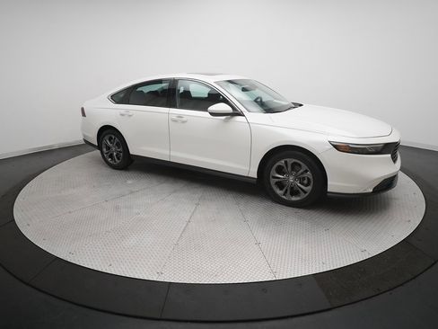 Certified 2023 Honda Accord EX image 13