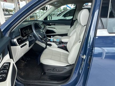 Certified 2024 Kia Telluride EX w/ EX Captain's Chair Package FWD image 10