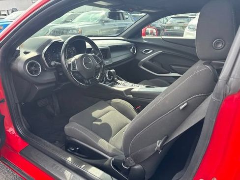 Used 2022 Chevrolet Camaro LT RWD image 8