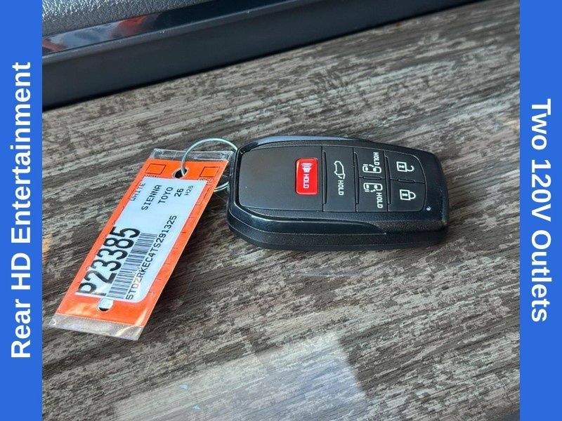 Used 2026 Toyota Sienna Limited FWD image 31