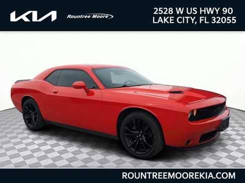 Used 2018 Dodge Challenger SXT w/ Blacktop Package image 1