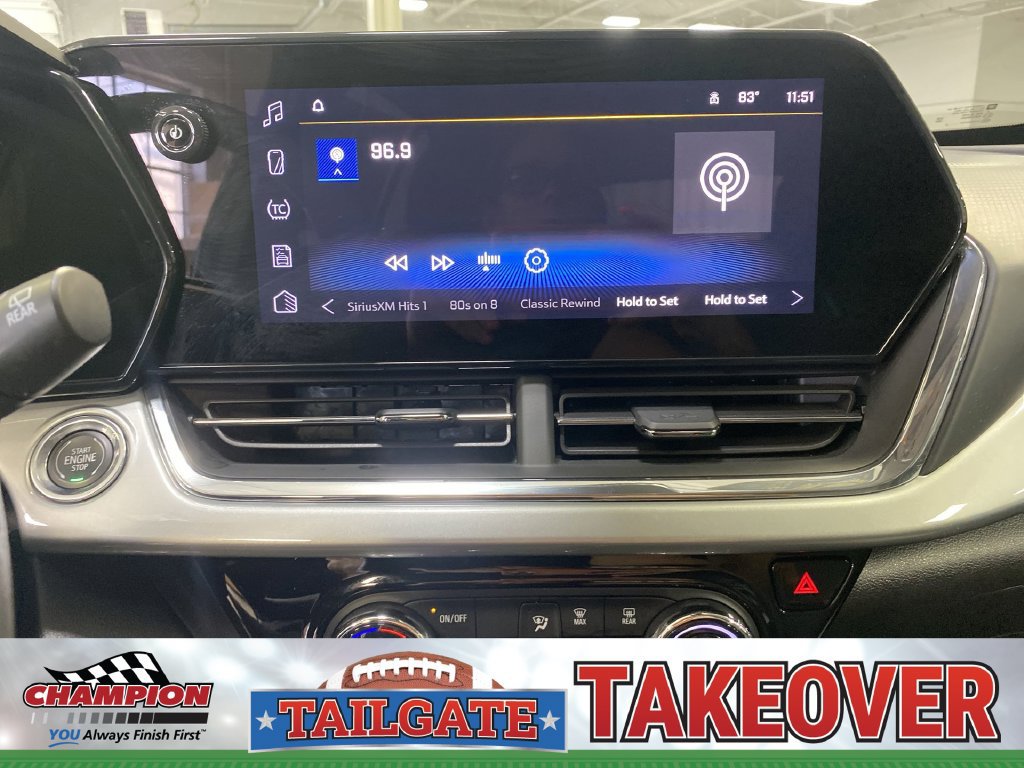 Certified 2025 Chevrolet Trax LT FWD image 17