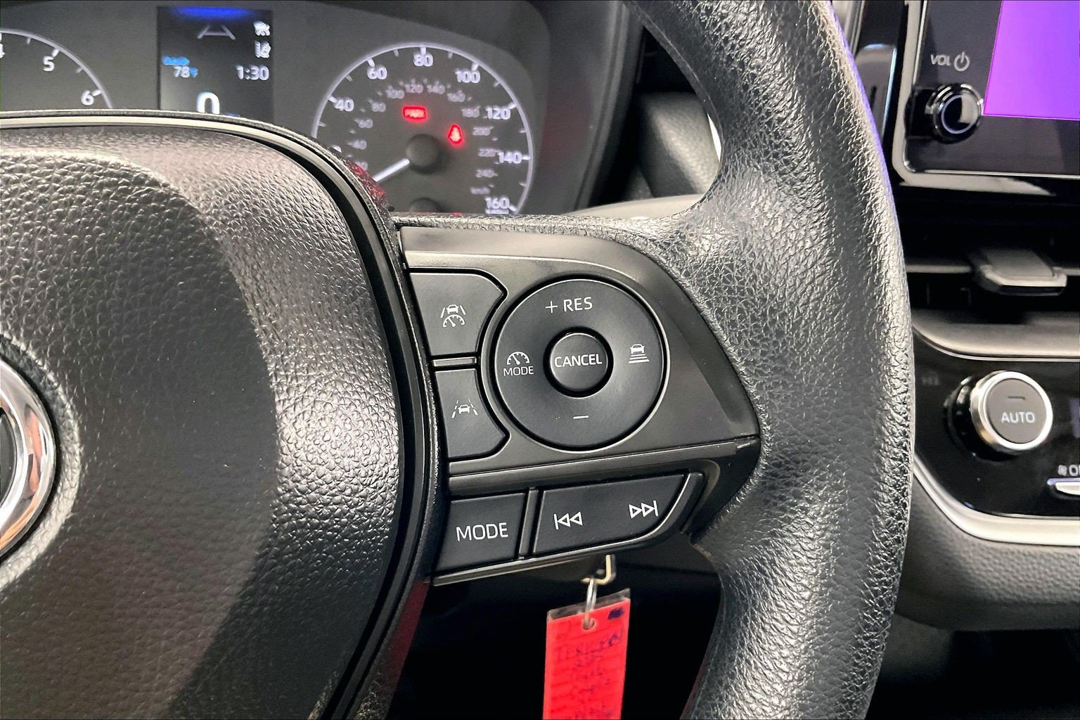 Used 2025 Toyota Corolla LE FWD image 22