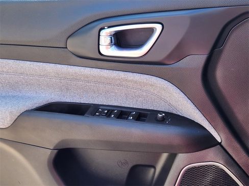 New 2025 Jeep Compass Latitude image 6