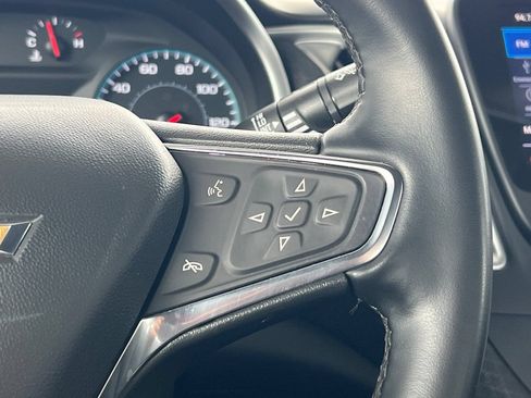 Used 2025 Chevrolet Malibu RS FWD image 32