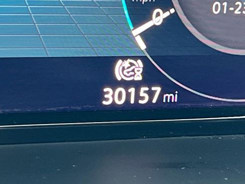 Used 2025 Volkswagen Atlas SE image 25