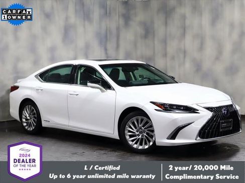 Certified 2022 Lexus ES 300h w/ Accessory Package 2 image 1
