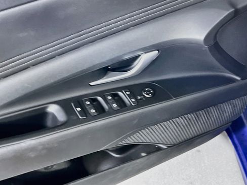 Used 2023 Hyundai Elantra SEL w/ Convenience Package FWD image 18