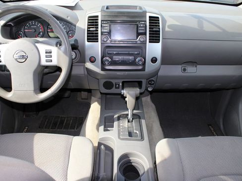 Used 2017 Nissan Frontier SV RWD image 7