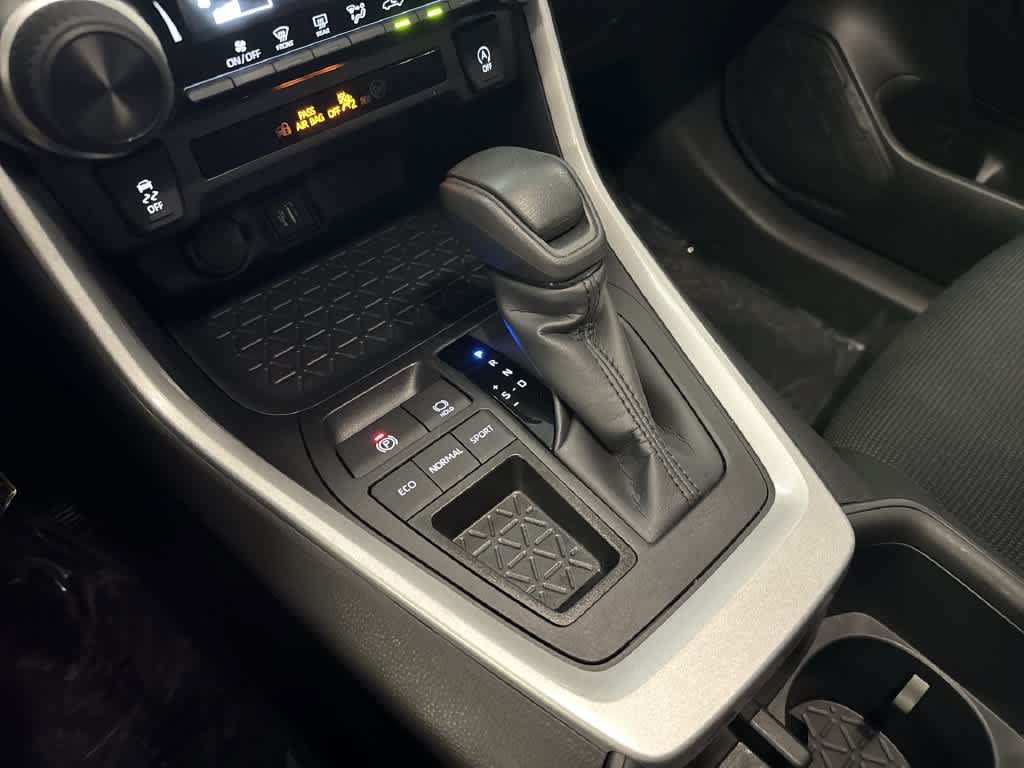 Used 2025 Toyota RAV4 LE FWD image 20