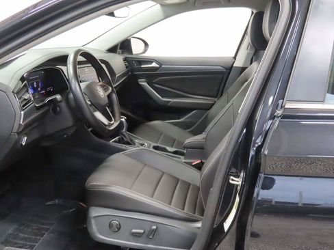 Certified 2024 Volkswagen Jetta SE image 17