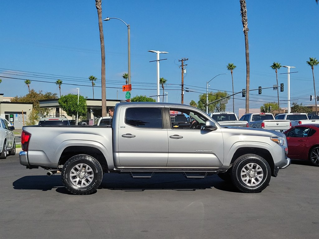 Used 2020 Toyota Tacoma SR5 RWD image 34
