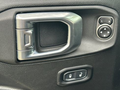 Used 2023 Jeep Wrangler Unlimited Sport AWD/4WD image 14