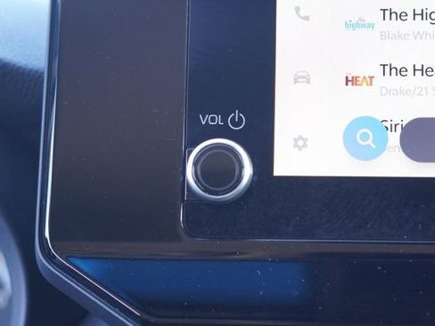 Certified 2024 Toyota Venza LE image 23