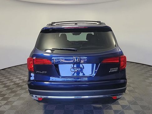 Used 2017 Honda Pilot Touring image 5