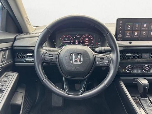 Used 2017 Honda Accord Sport image 9
