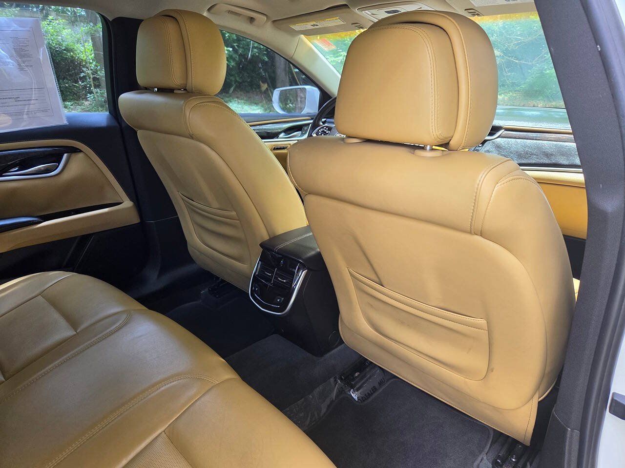 Used 2014 Cadillac XTS Luxury FWD image 12
