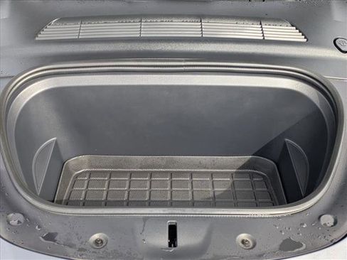 Used 2023 Tesla Model Y Long Range image 23