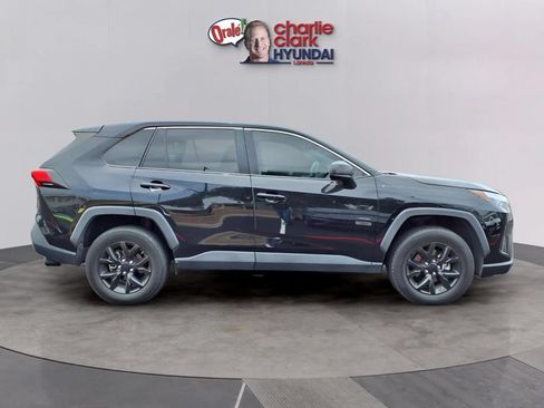 Used 2023 Toyota RAV4 LE FWD image 6
