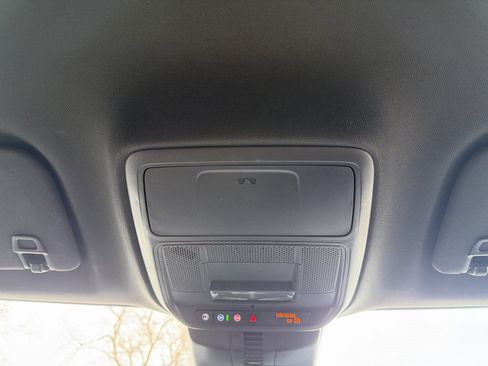 Used 2025 Buick Enclave Sport Touring image 22