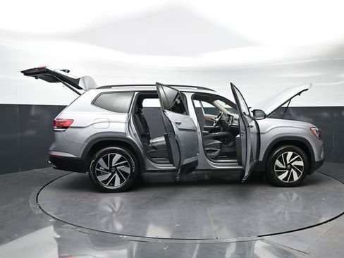 Used 2025 Volkswagen Atlas SE FWD image 49