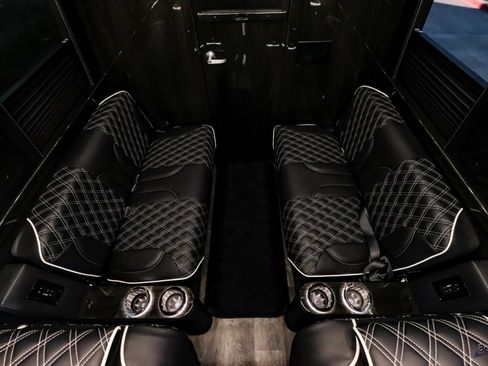 Used 2024 Mercedes-Benz Sprinter 3500 image 90