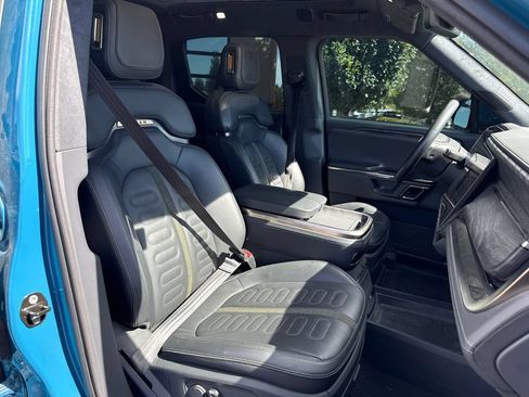 Used 2022 Rivian R1T Adventure AWD/4WD image 10
