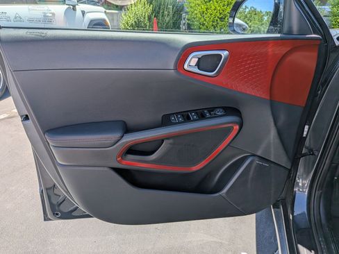 Used 2025 Kia Soul GT-Line w/ GT-Line Technology Package FWD image 13