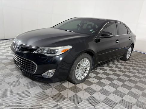 Used 2014 Toyota Avalon XLE Touring FWD image 3