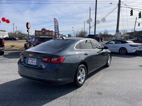 Used 2021 Chevrolet Malibu LS image 4