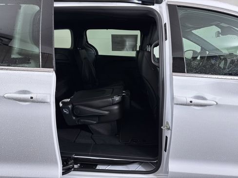 New 2026 Chrysler Voyager LX image 28