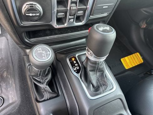 New 2026 Jeep Wrangler Unlimited Sahara AWD/4WD image 25