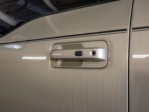 Used 2017 Ford F250 Lariat w/ Lariat Ultimate Package image 39