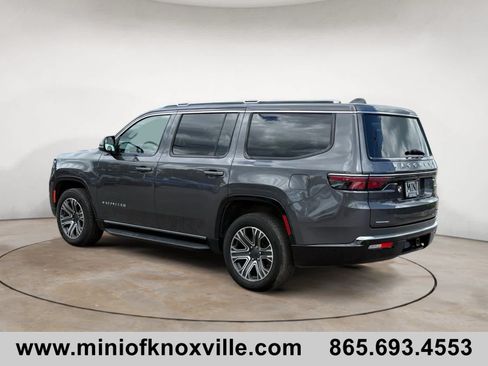 Used 2022 Jeep Wagoneer Series III w/ Flexible Seating Group AWD/4WD image 5