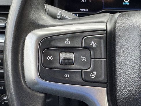 Used 2023 Chevrolet Suburban Premier image 19