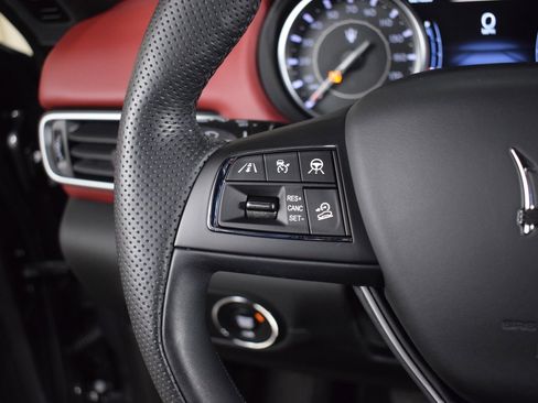 Used 2022 Maserati Levante Modena image 27