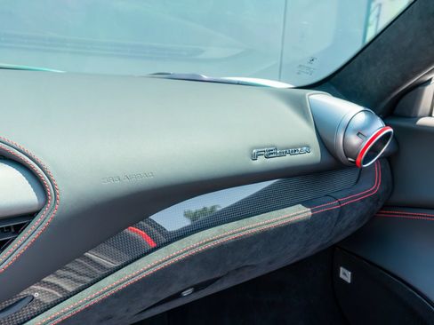 Used 2022 Ferrari F8 Tributo RWD image 15