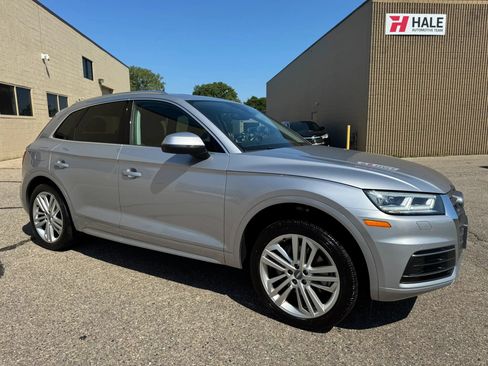Used 2018 Audi Q5 2.0T Premium Plus w/ Premium Plus Package AWD/4WD image 12