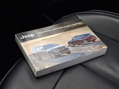 Used 2022 Jeep Grand Cherokee Limited image 27