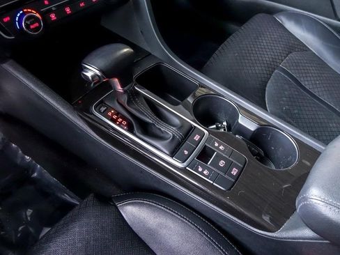 Used 2020 Kia Optima Premium image 22