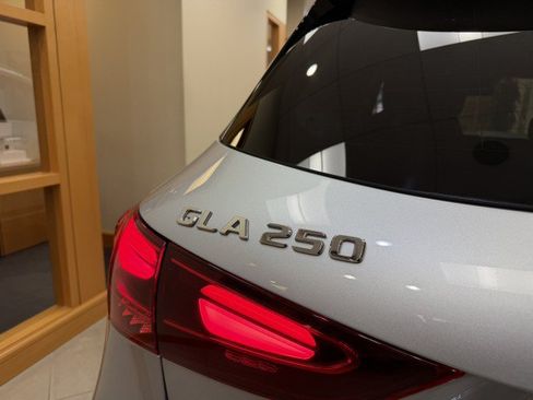 Used 2025 Mercedes-Benz GLA 250 image 24