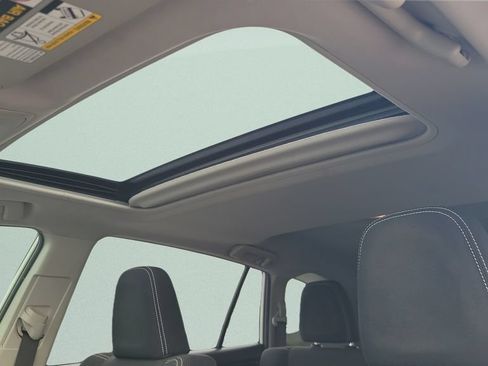 Used 2016 Toyota RAV4 XLE FWD image 17