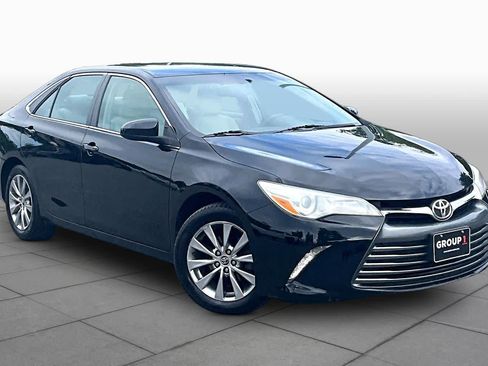 Used 2016 Toyota Camry XLE w/ Convenience Package FWD image 3