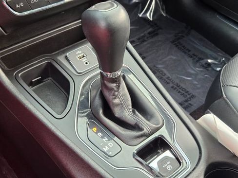 Used 2019 Jeep Cherokee Limited FWD image 18