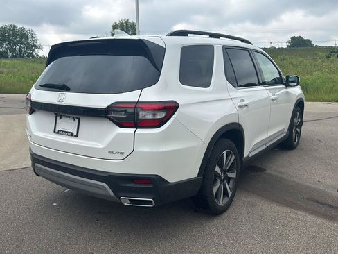 Used 2025 Honda Pilot Elite image 5