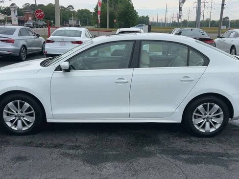 Used 2015 Volkswagen Jetta SE FWD image 5