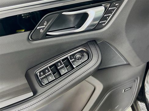 New 2026 Porsche Macan Turbo image 20
