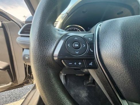 Used 2020 Toyota Camry LE w/ Convenience Package FWD image 13